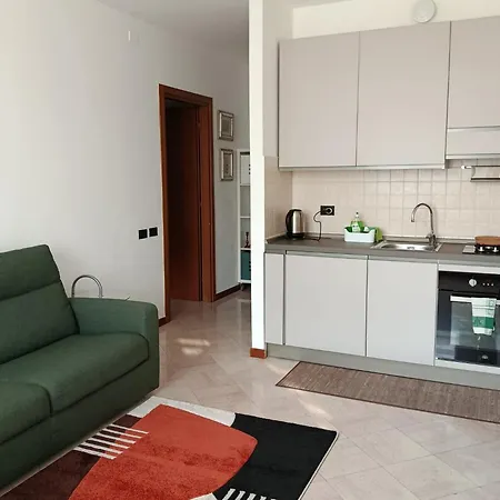 아파트 Bilocale Con Terrazzo E Box Auto Su Richiesta *