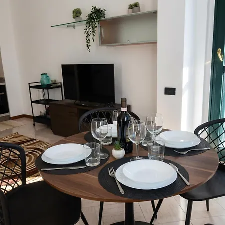 Bilocale Con Terrazzo E Box Auto Su Richiesta Διαμέρισμα