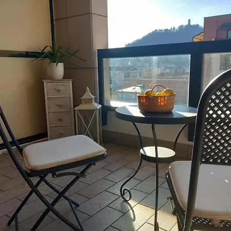 Lejlighed Bilocale Con Terrazzo E Box Auto Su Richiesta Como