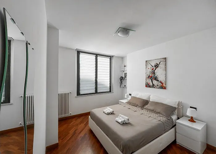 Bilocale Con Terrazzo E Box Auto Su Richiesta Lejlighed Como
