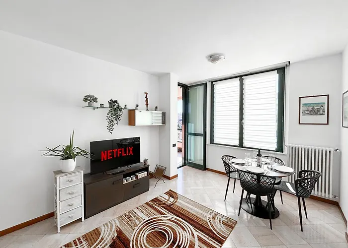 Lejlighed Bilocale Con Terrazzo E Box Auto Su Richiesta