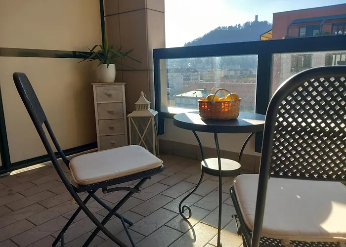 Lejlighed Bilocale Con Terrazzo E Box Auto Su Richiesta Como