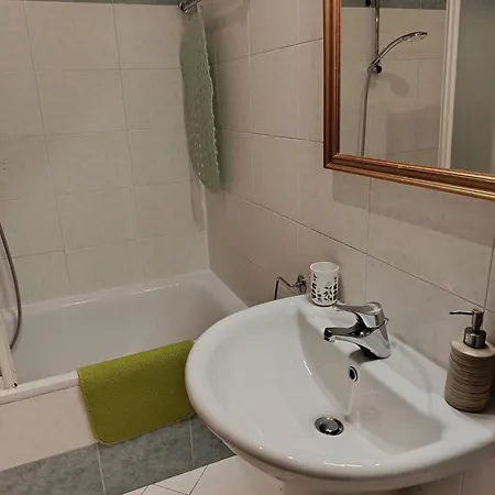 Bilocale Con Terrazzo E Box Auto Su Richiesta 公寓 科莫