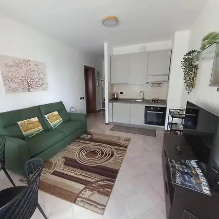 Апартаменты Bilocale Con Terrazzo E Box Auto Su Richiesta *