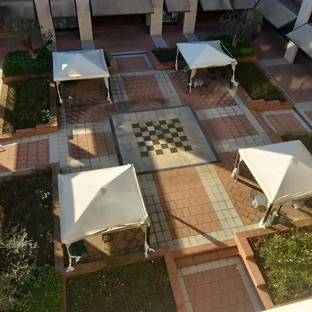 Апартаменты Bilocale Con Terrazzo E Box Auto Su Richiesta Комо